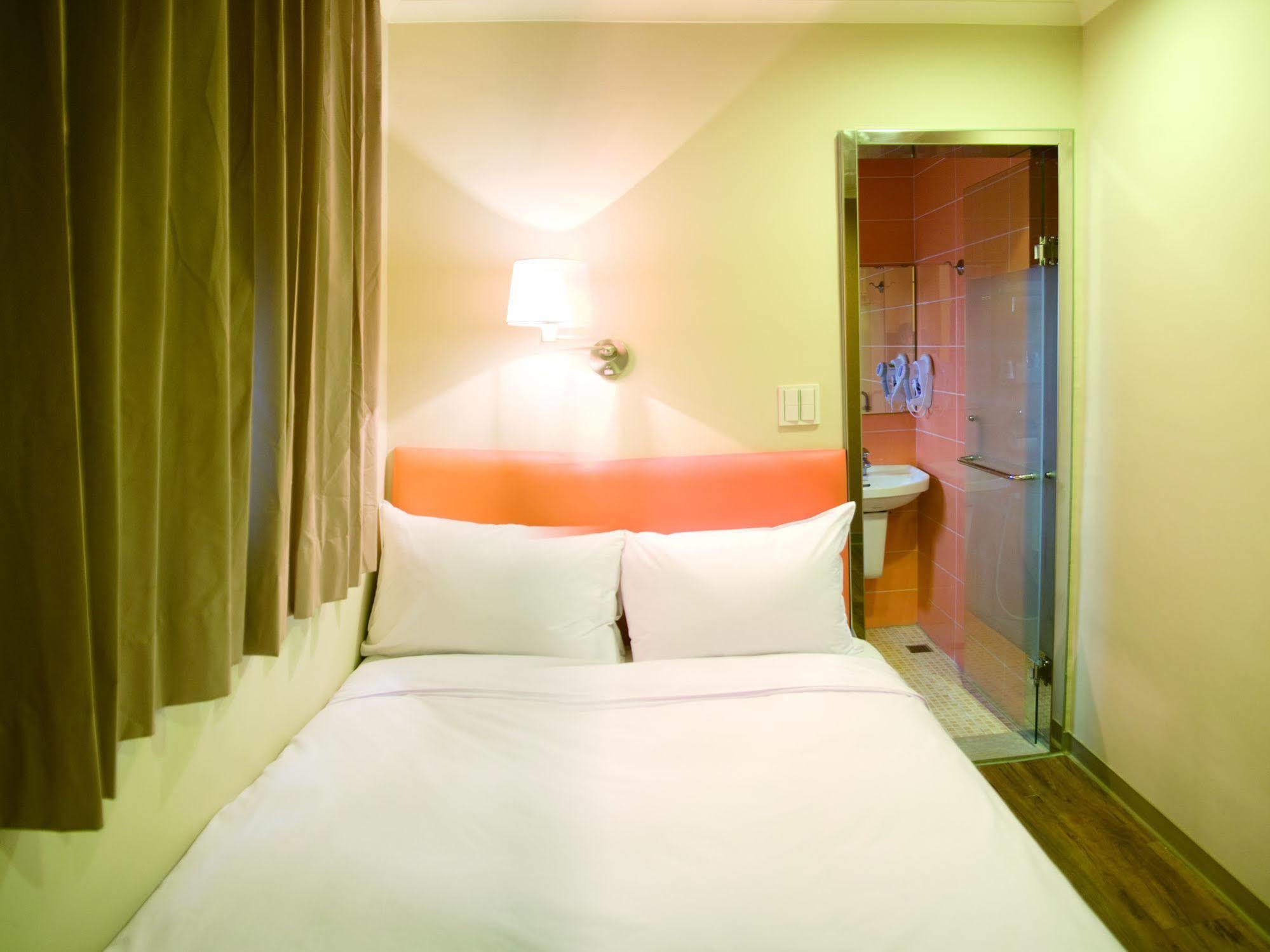 טאיצ'ונג Garden Hotel מראה חיצוני תמונה
