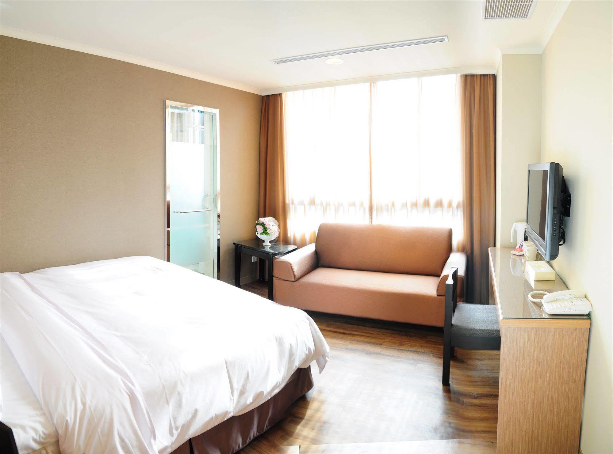 טאיצ'ונג Garden Hotel מראה חיצוני תמונה