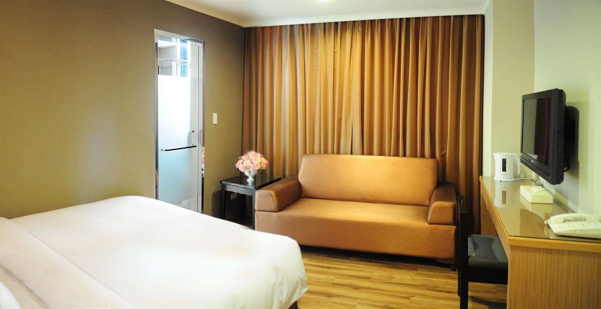 טאיצ'ונג Garden Hotel מראה חיצוני תמונה